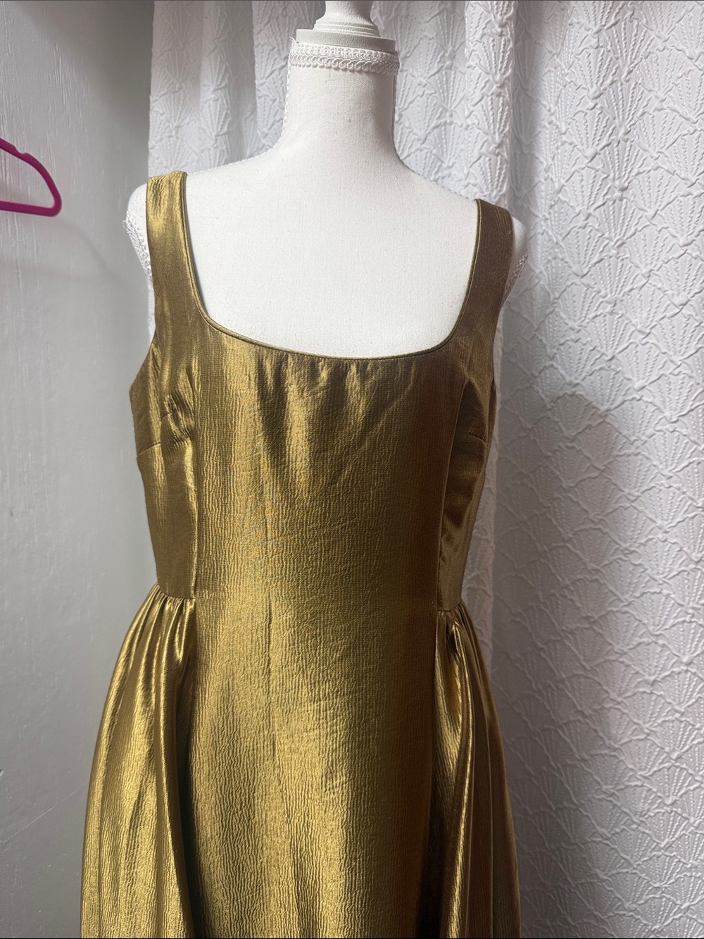ANTONIO MELANI Metallic Gold Maxi Dress with Scoop Neck - Picture 4 of 15